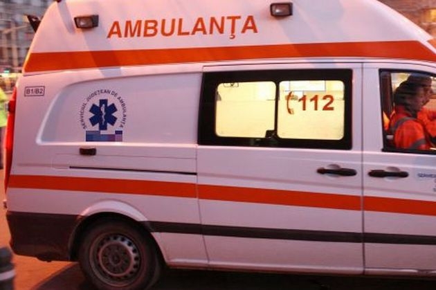 Dintr-o BĂTAIE într-un bar, la spital