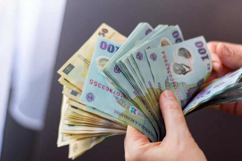 Cât câștigă lunar şefii din Primăria Galați. Venituri comparative 2021 - 2022
