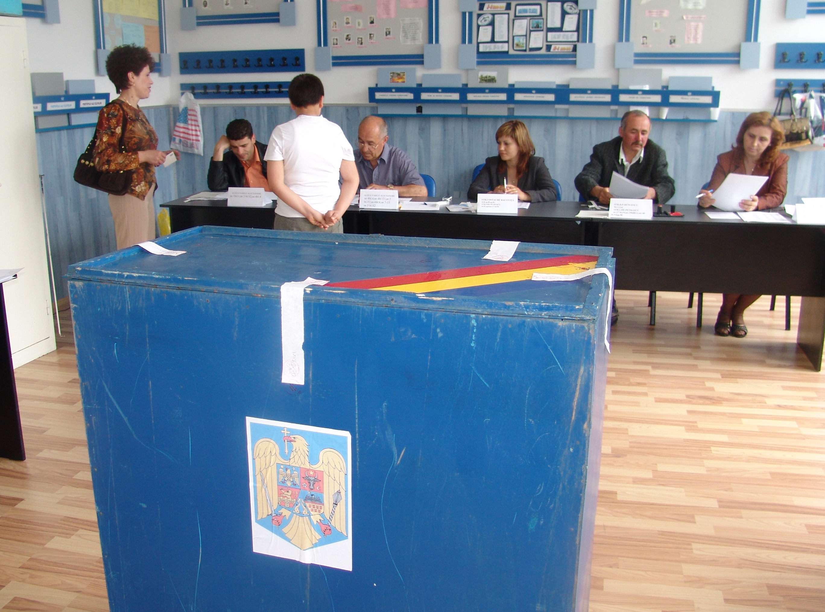 A început numărătoarea inversă pentru referendum