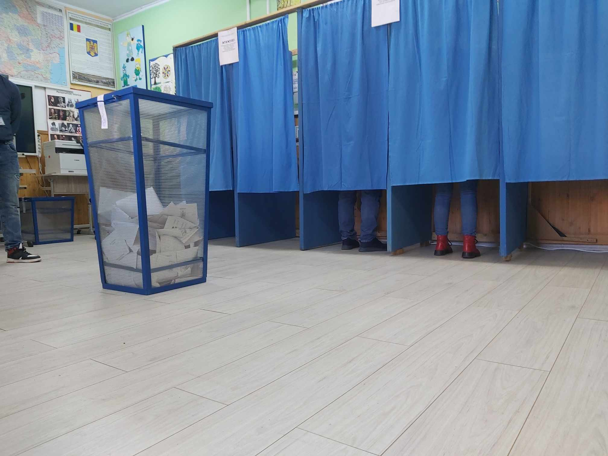 Meciul alegerilor prezidențiale încă se joacă. Incertitudine privind intrarea în turul al doilea