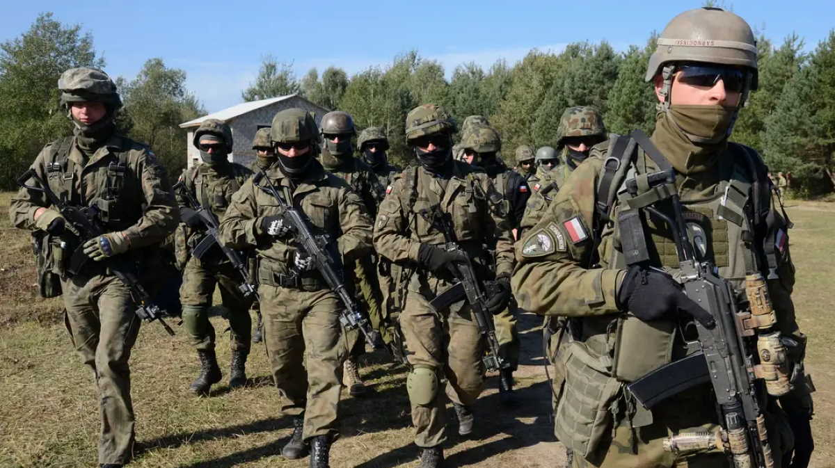 Polonia va redirecționa fondurile UE pentru înarmare