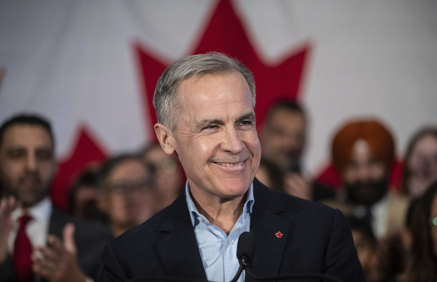 Un bancher, favoritul canadienilor ca să îl înfrunte pe Trump