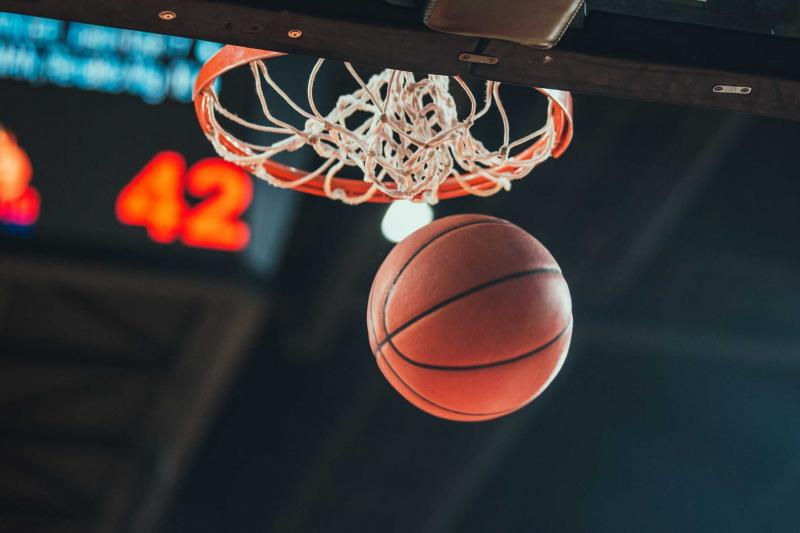Gălățenii primesc vizita campionilor