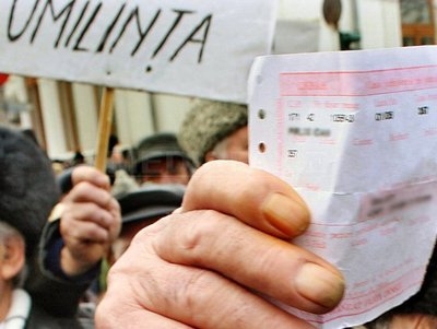 UPDATE Pensionarii, inclusiv cei din Galaţi, au protestat în faţa Guvernului