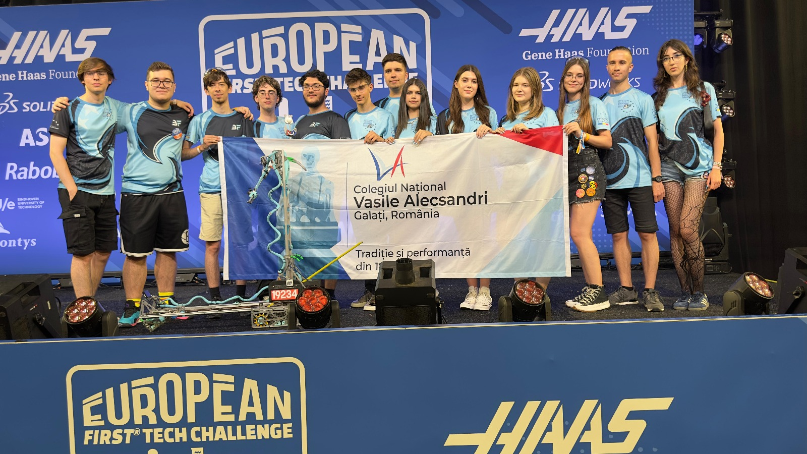 Performanţă europeană pentru „ByteForce”. Locul 1 la programare pentru roboticienii de la CNVA