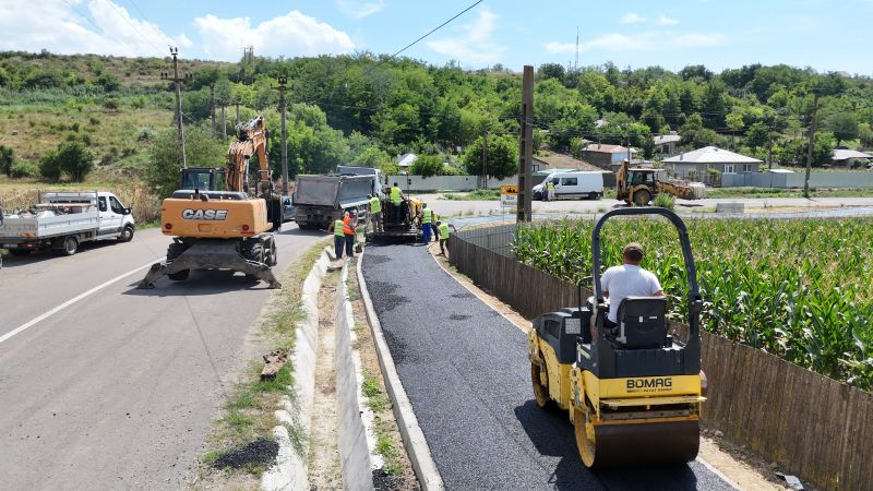 Pista de biciclete de 5 milioane de euro, avariată înainte de recepție