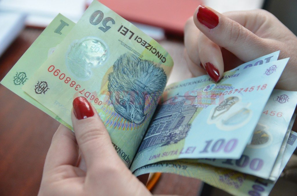 Salariul mediu net a crescut la 5.388 lei