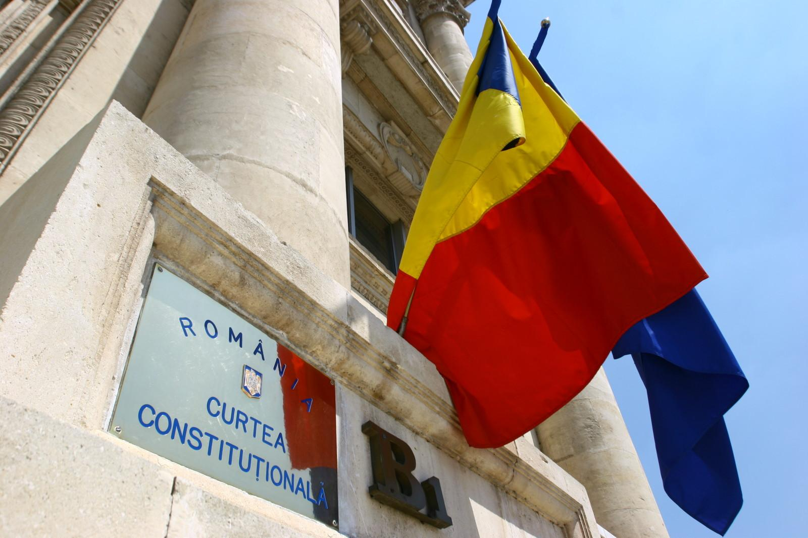 Deciziile Curţii Constituţionale pot fi criticate