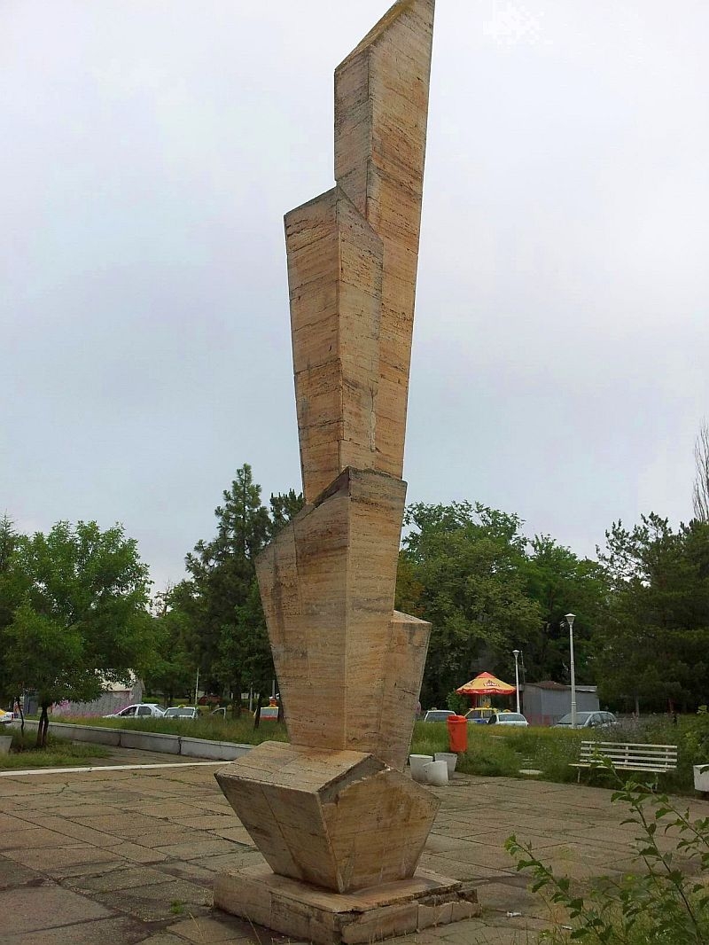 Campanie VL "Monumentele Galaţiului": „Avântul” se dărâmă, „Progresul” rezistă eroic