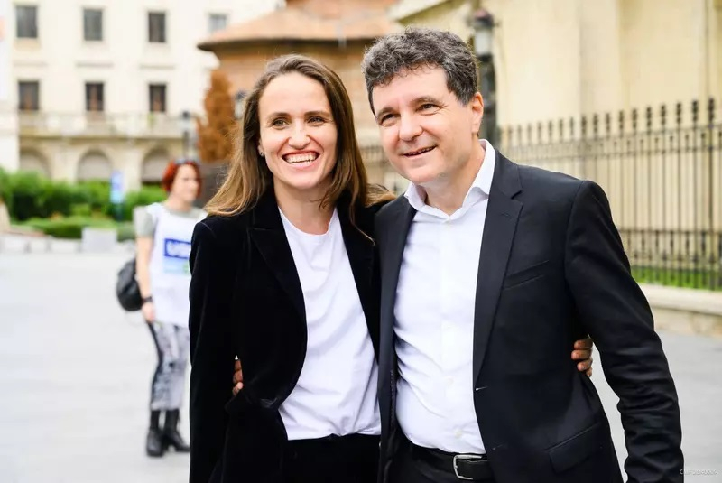 Pe aici se netrece