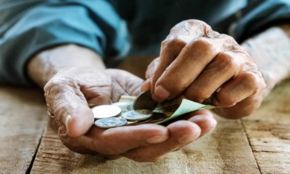 Nou cadru legislativ pentru retragerea economiilor din pensiile private
