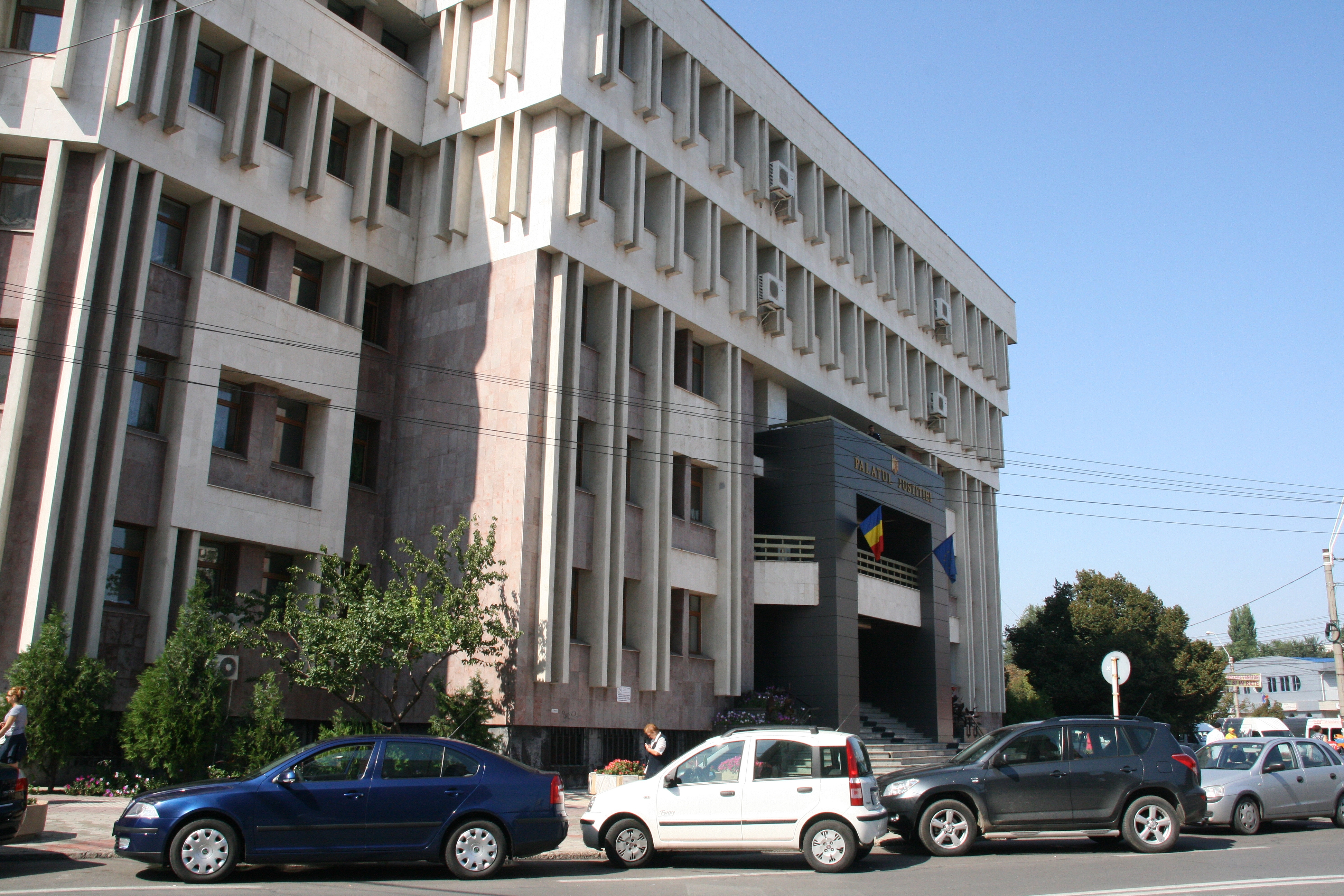 Magistraţii judecă pe ce au