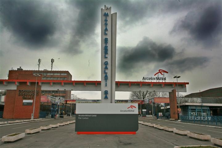 Nesiguranţă continuă în combinat - Dialogul social nu a risipit grijile siderurgiştilor