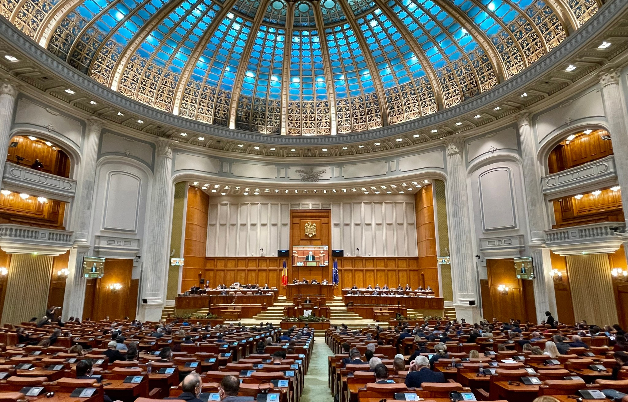 Lista deputaților români care au cele mai multe absențe