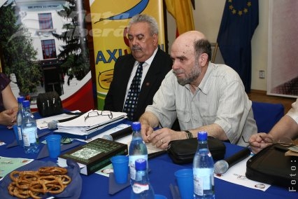 Apostol Gurău şi Vasile Ghica, la „Axis Libri”