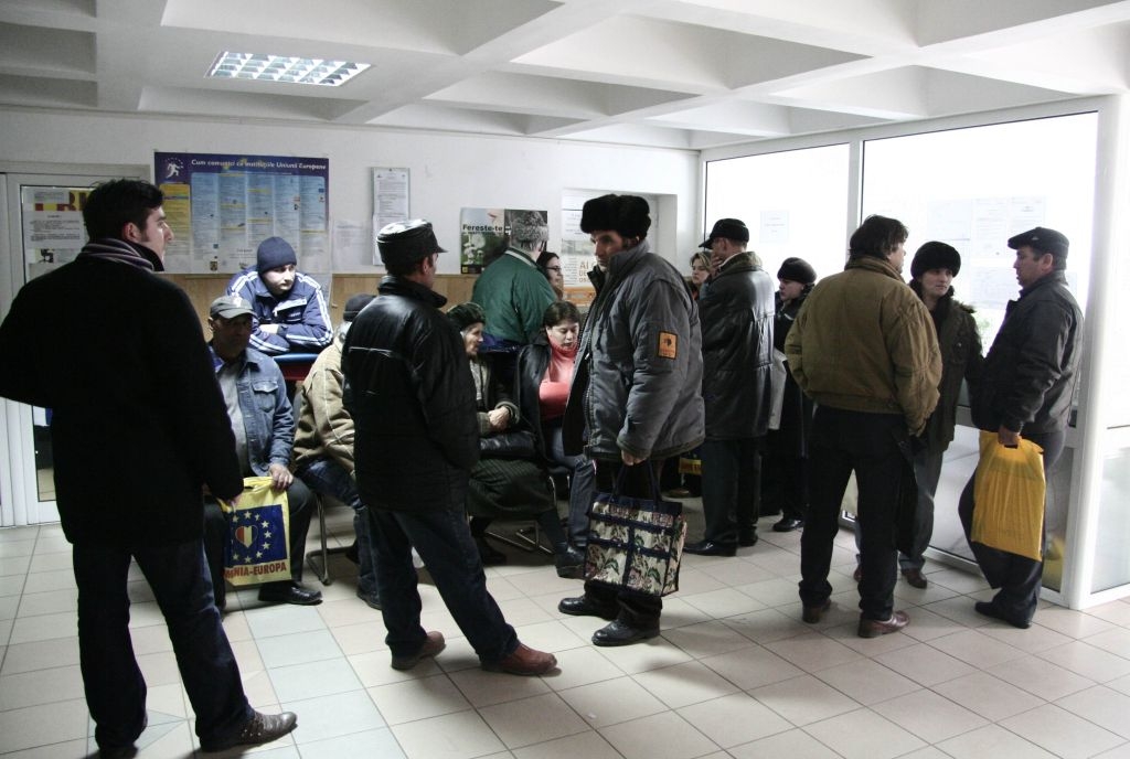 ÎNGRIJORĂTOR! Un loc de muncă la 120 de şomeri gălăţeni