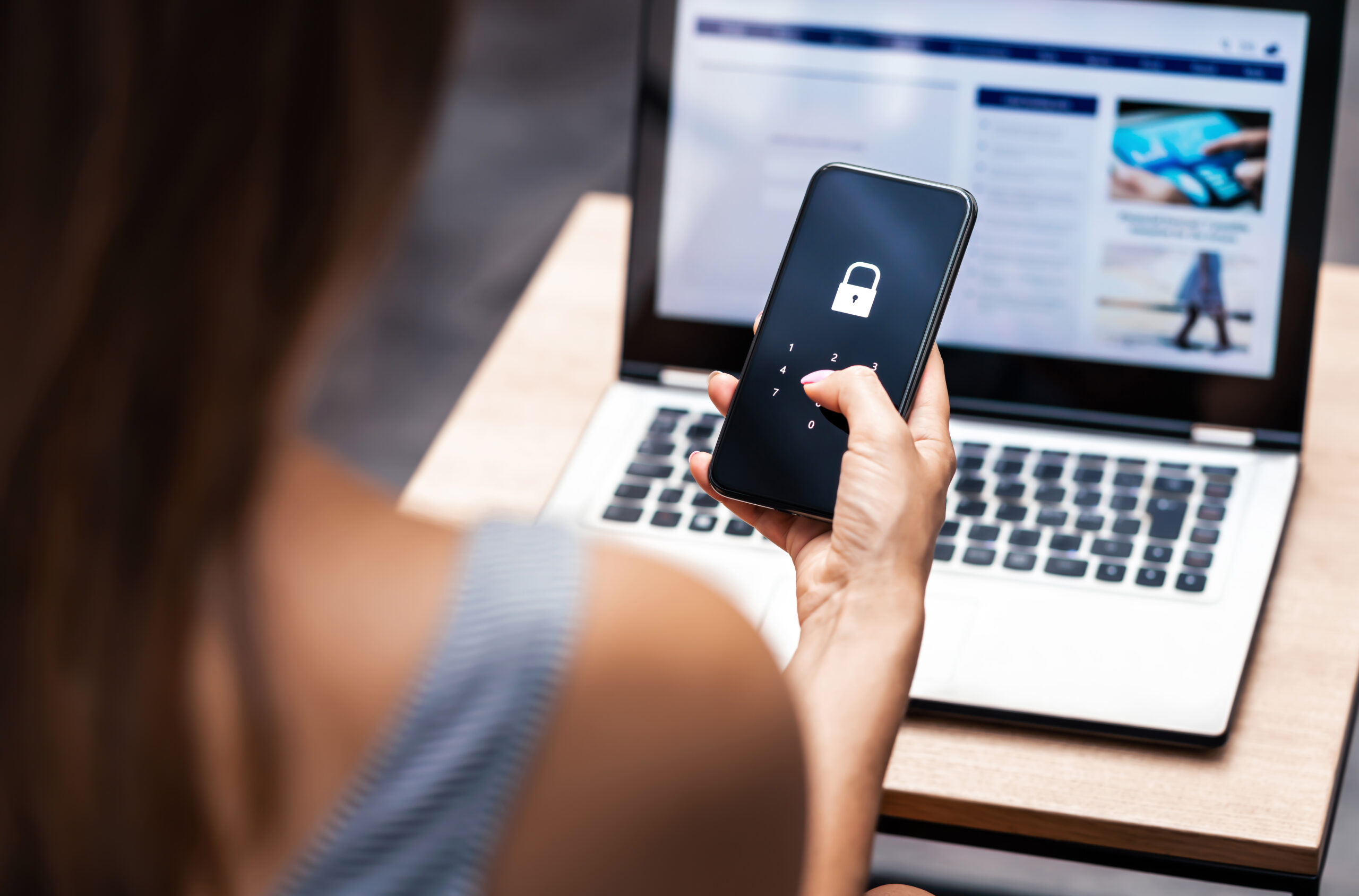 Curs de siguranță pe internet pentru seniorii gălățeni