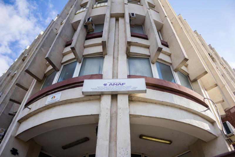 Zeci de gălățeni călcați de Fisc, în septembrie