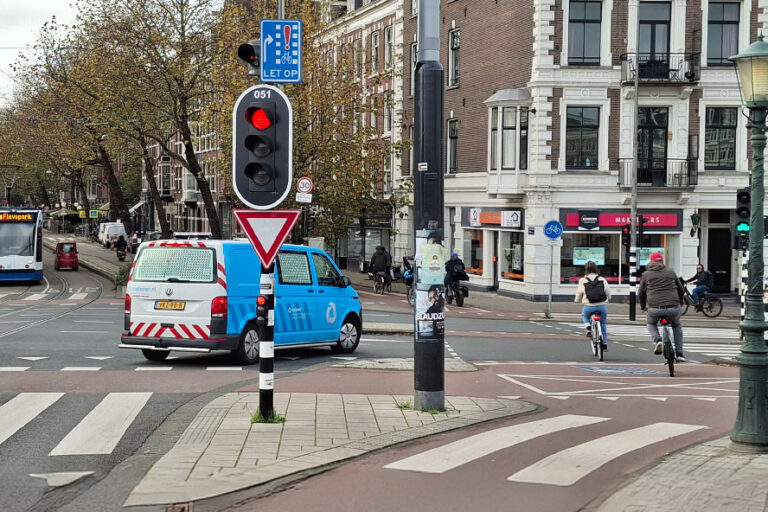 Amsterdam renunță la semafoarele inteligente