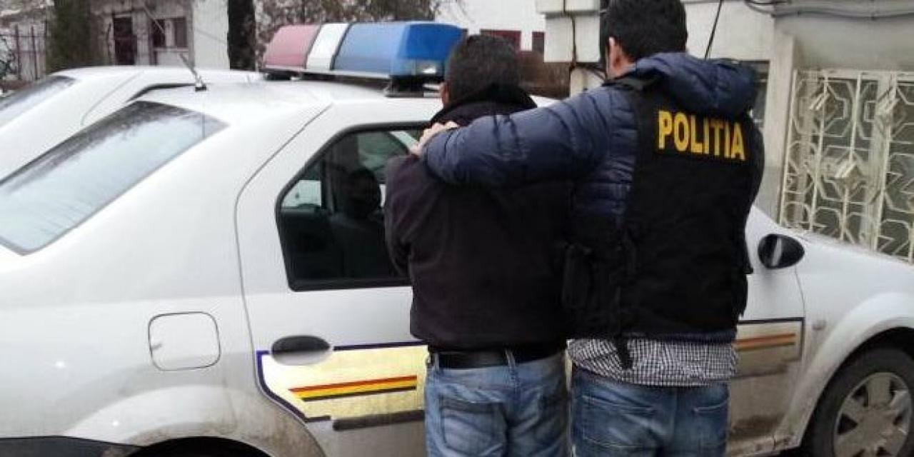 Gălăţean tâlhărit în tronsonul blocului