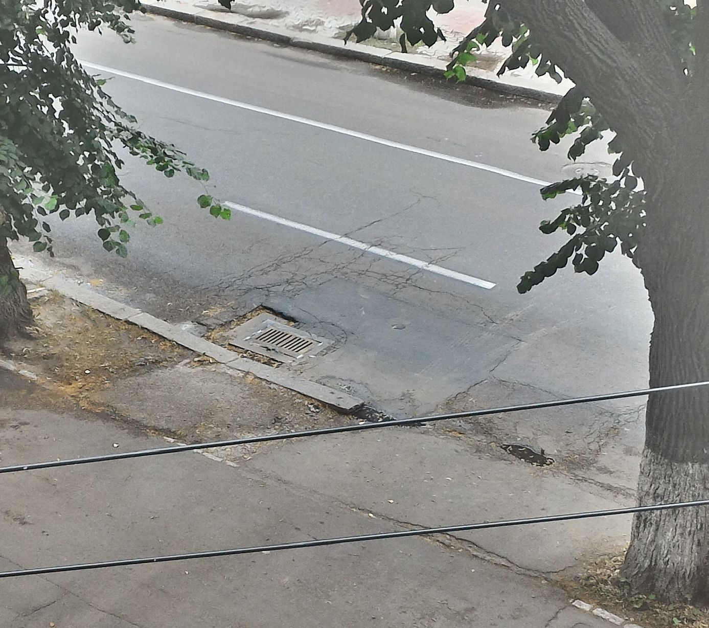 UPDATE/ Capacul de canalizare sărit a fost sudat la loc