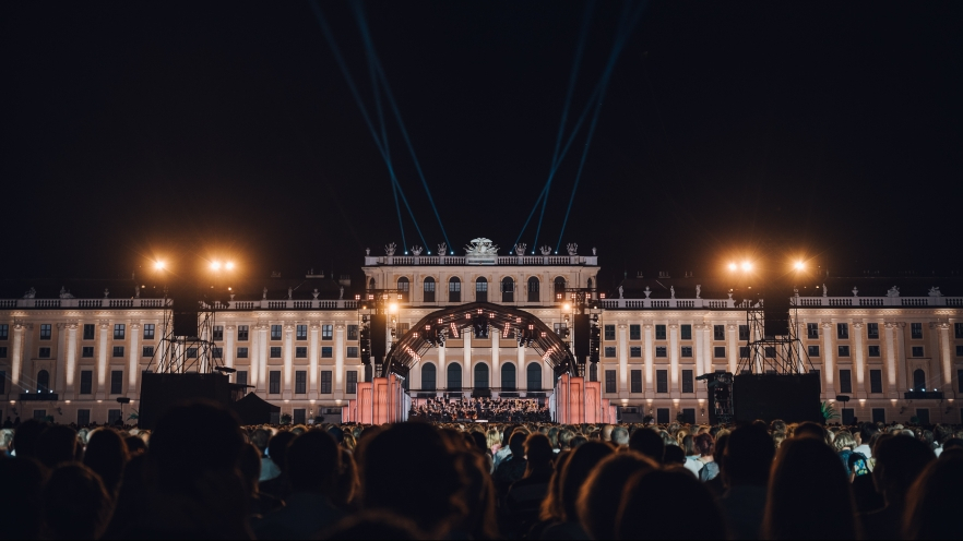 Invitație de nerefuzat: noapte imperială sub stele