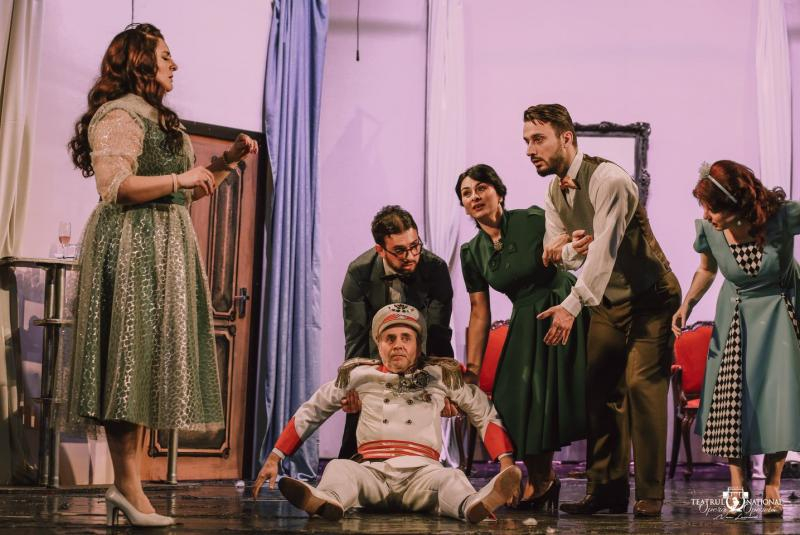 Invitaţie la o comedie muzicală, marca Paul Buţa