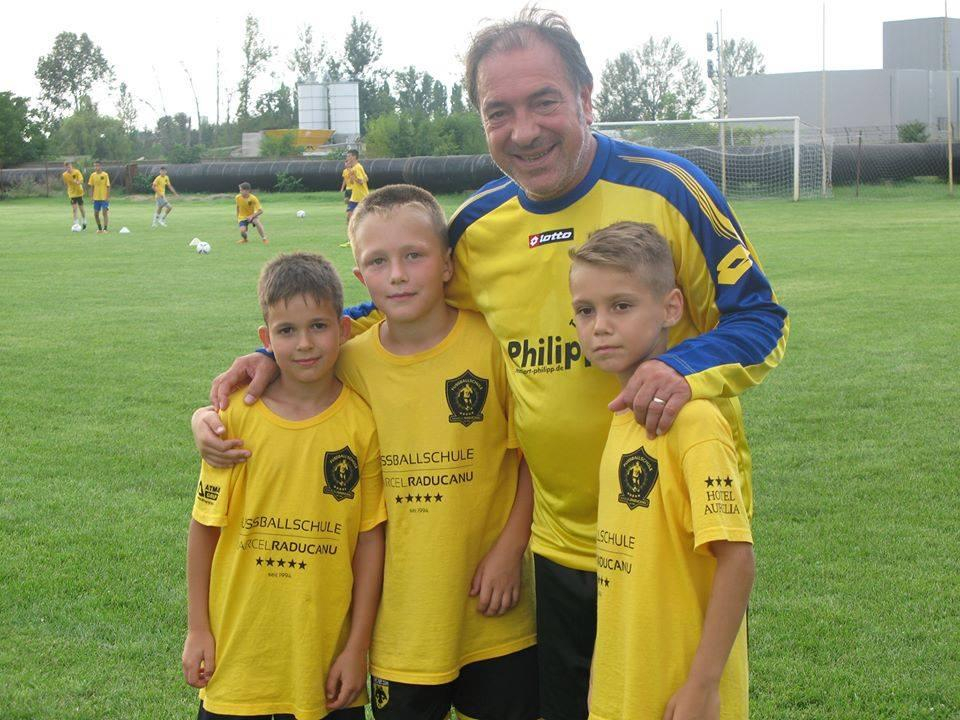 Vizitaţi de celebrul Marcel Răducanu