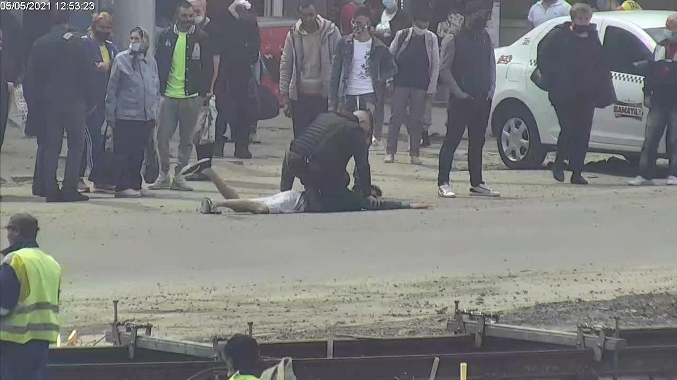Client al ”magazinelor de vise”, prins înarmat pe stradă (VIDEO)