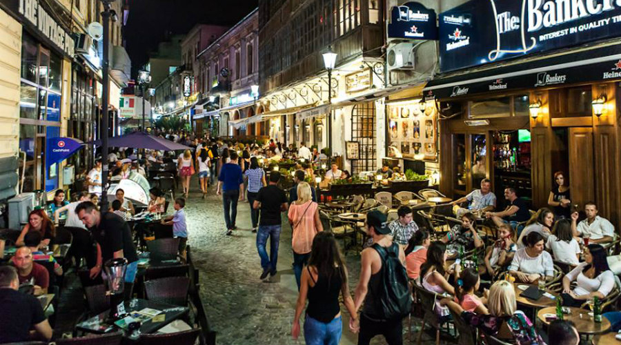 Turiști străini, jefuiți de barmani și ospătari în Centrul Vechi