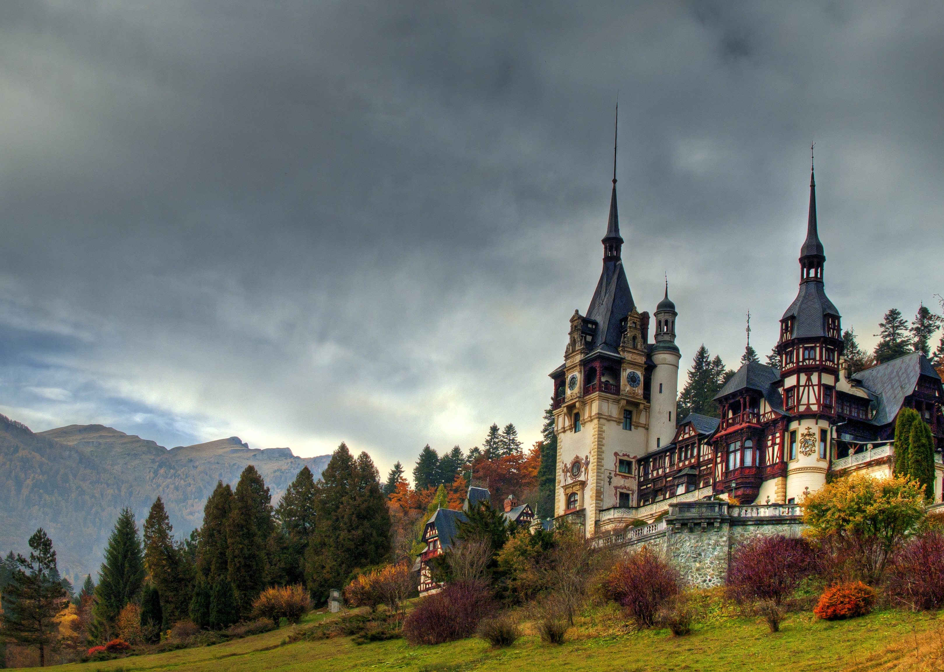 Campanie VL „Eu vara nu dorm”/ Cât costă vacanţa la Sinaia şi Buşteni