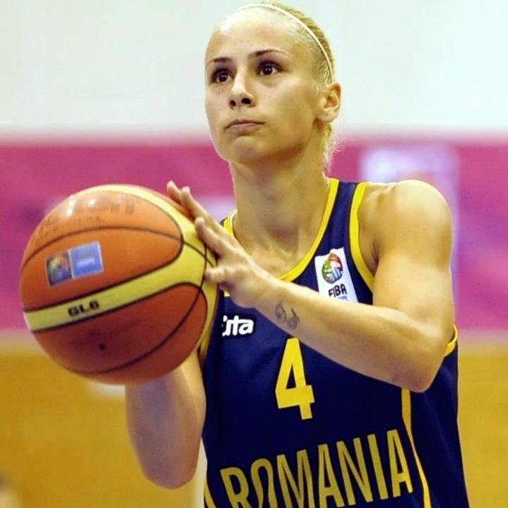 I-a plăcut gimnastica, dar a ales baschetul: Gabriela Cursaru - un coordonator de succes (FOTO)