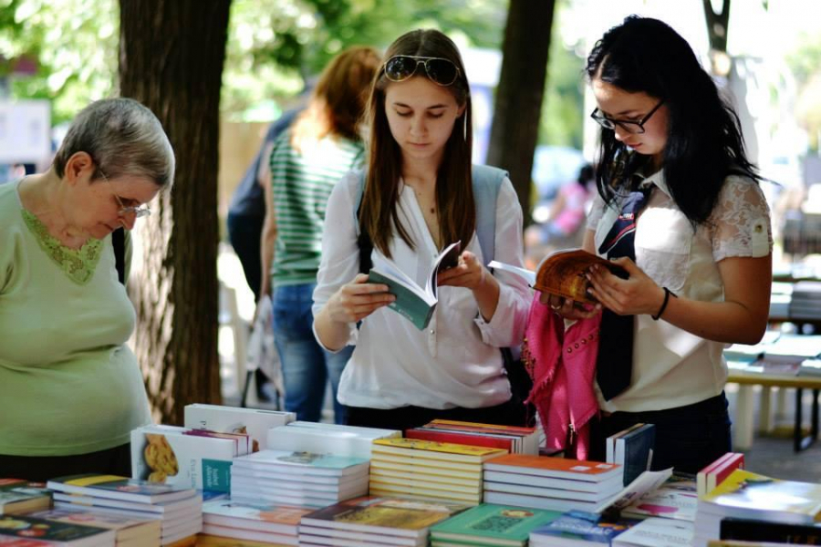 Ce surprize oferă ”Axis Libri”