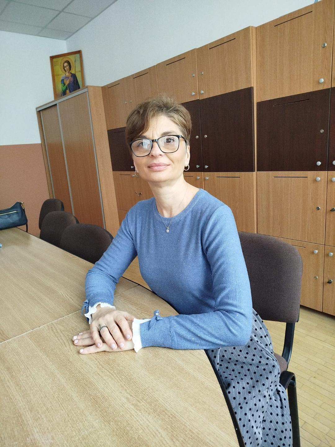 Se caută un motiv, la „Noduri şi semne”. Cronică de cenaclu