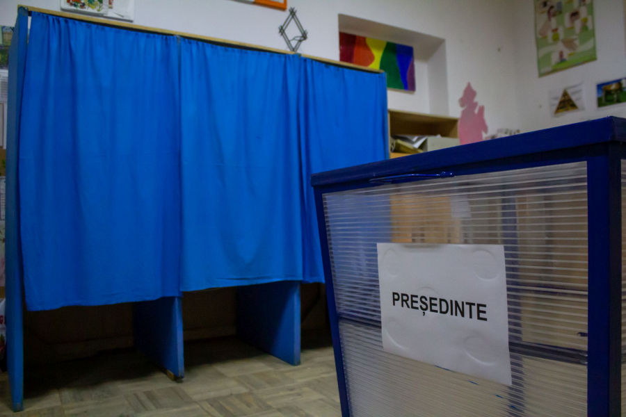 Reclamaţi că erau băuţi, preşedintele şi locţiitorul unei secţii de votare au demisionat