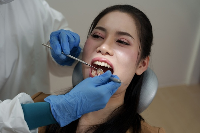 Tipuri de oglinzi dentare și aplicațiile lor în stomatologie