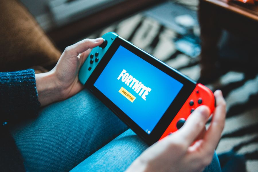 De ce tradițiile influențează modul în care copiii din întreaga lume trăiesc experiența Fortnite