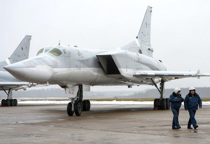 Rusia își reface flota de bombardiere nucleare