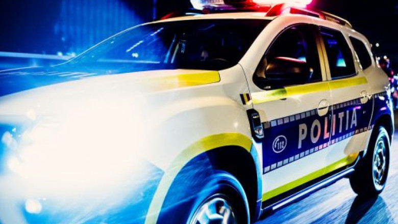 Un șofer beat s-a oprit într-un copac după ce a fugit de Poliție pe Brăilei