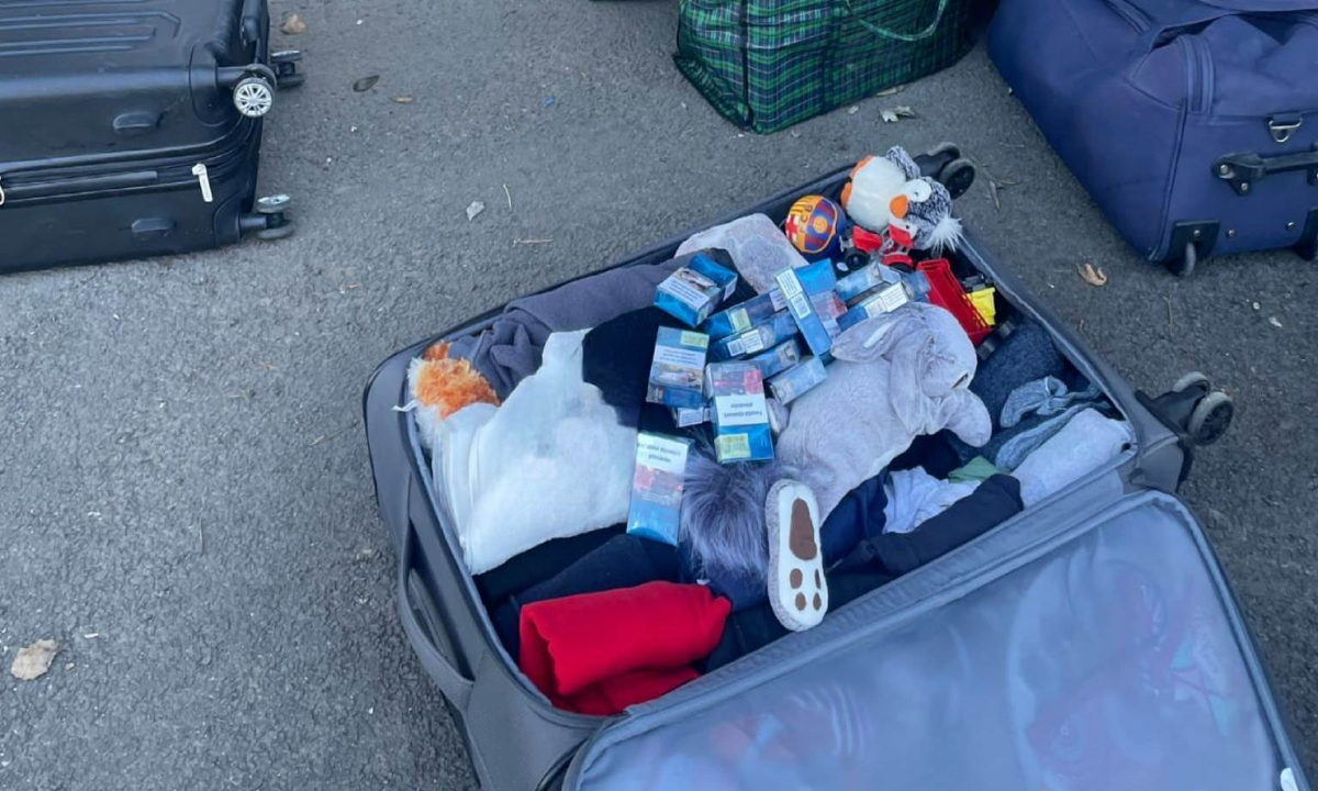 Peste 460 de pachete de țigări, confiscate la Oancea
