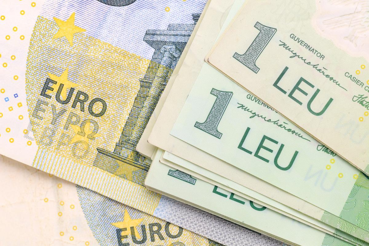 Euro a crescut cu 0,31 bani, pe parcursul lunii octombrie