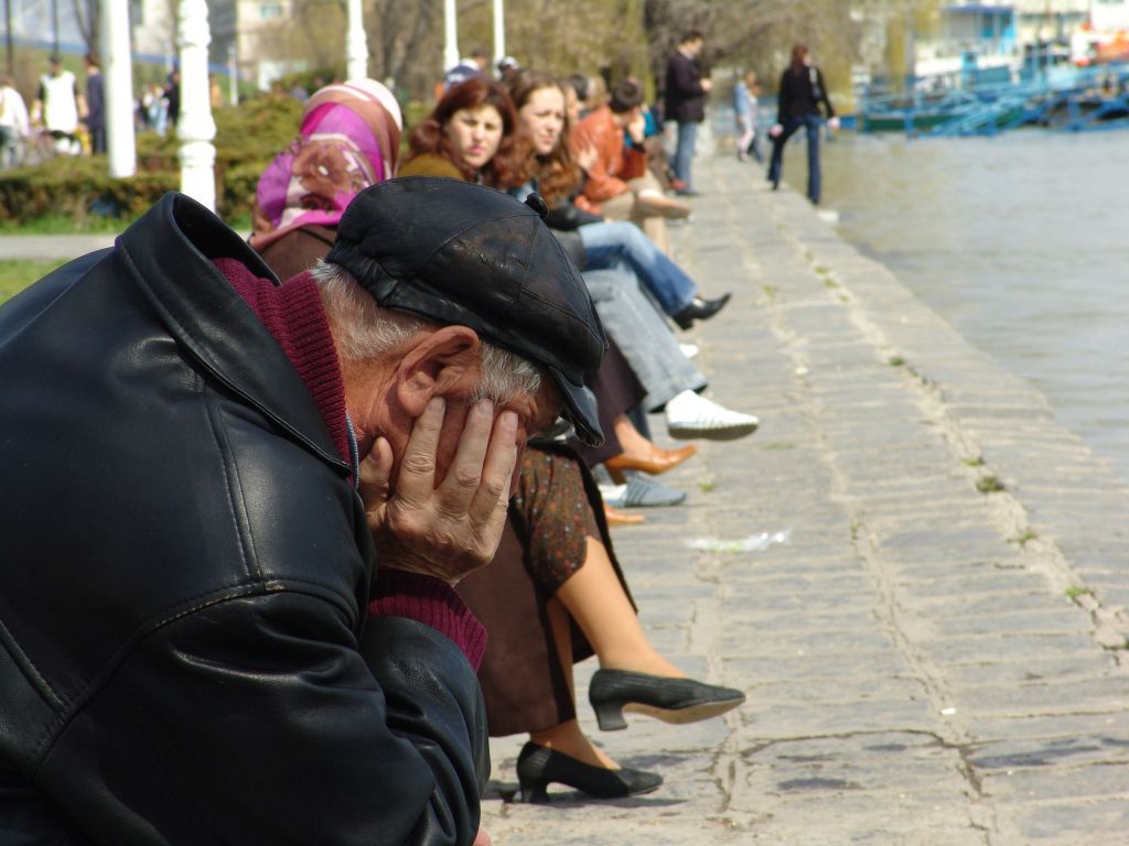 Gălăţenii, tot mai puţini şi mai bolnavi