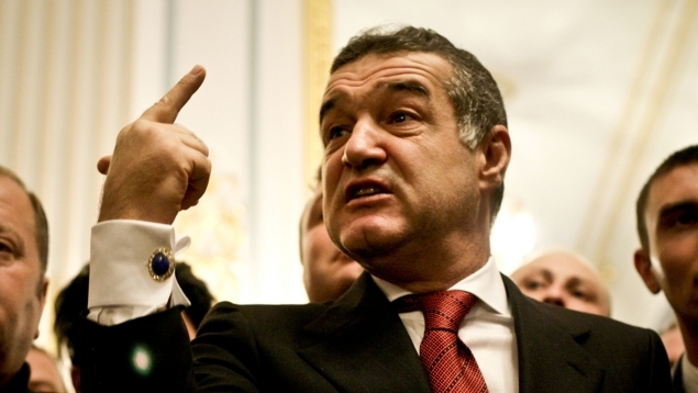 Ura şi... înapoi la închisoare