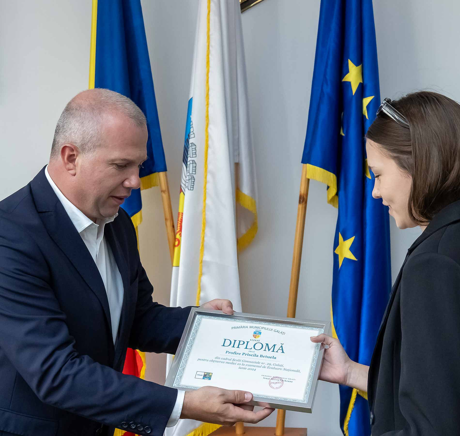 Elevii cu media 10 la Evaluare şi Bacalaureat, premiaţi
