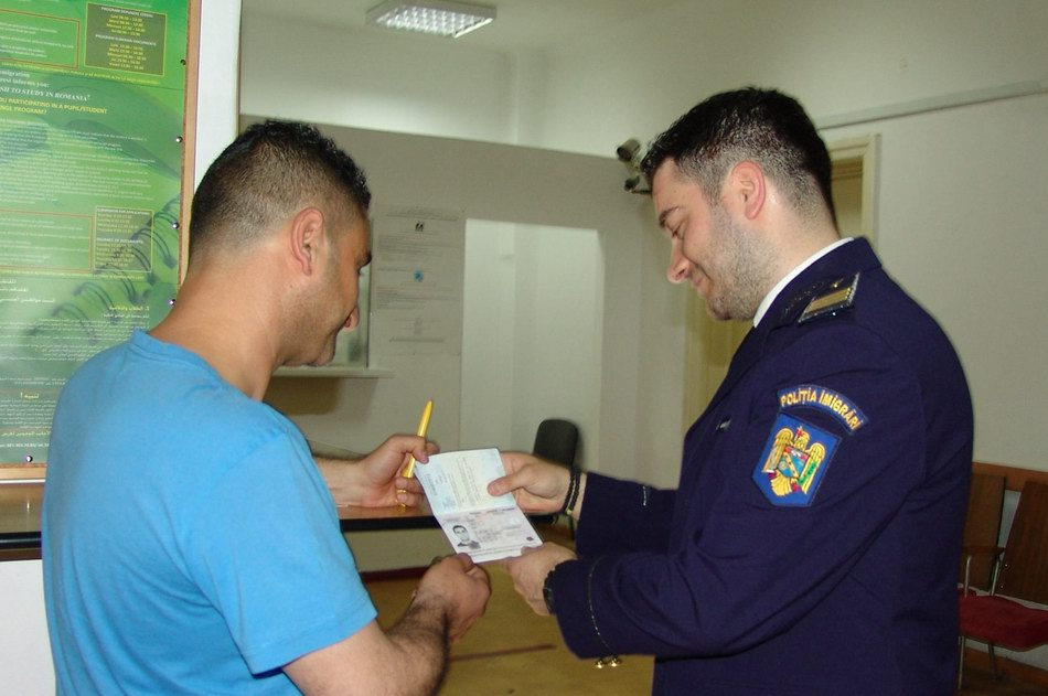 Informare pentru firmele cu angajaţi străini