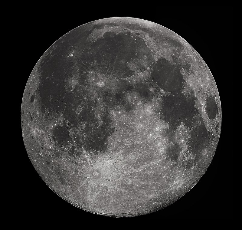 Luna chiar se învârte în jurul propriei axe?