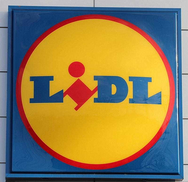 Supermarketurile îşi reduc programul de lucru