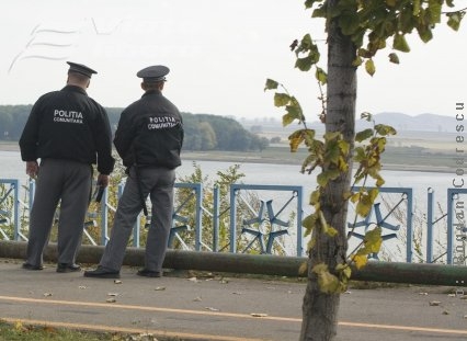 Poliţist comunitar, caut de lucru