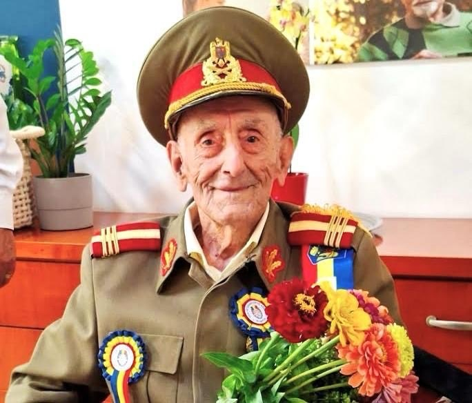 O singură decorație acordată de preşedinte de Ziua Națională
