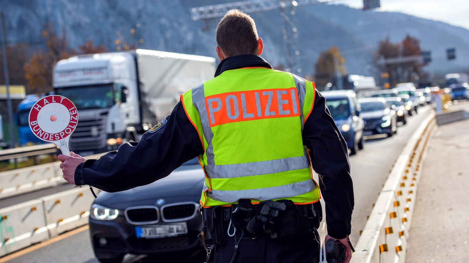 Controale la frontieră și deportări masive anunțate de o mare putere europeană